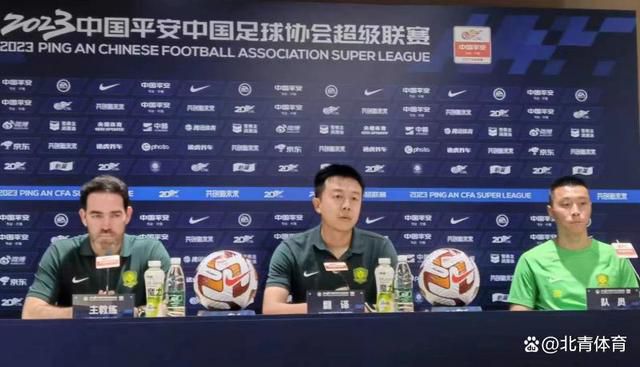 对于大家猜测两人是否好事将近的传闻，李秉宪方面解释说：“这只是单纯的用 韩男星赵权昌珉网上晒游玩照 两人帅气十足 2011-05-31 韩国人气组合2AM成员赵权和昌珉同游香港的照片于日前公开。