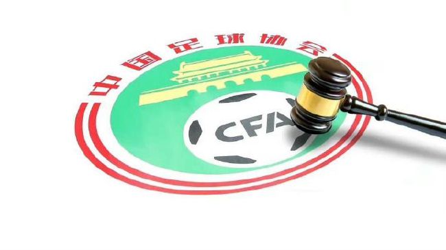 《我和我的家乡》单日票房3278万，较前一 大盘走势稳定 《金刚川》等片持续保持领先地位 2020-11-13 11月12日，全国院线总票房报收2824万。