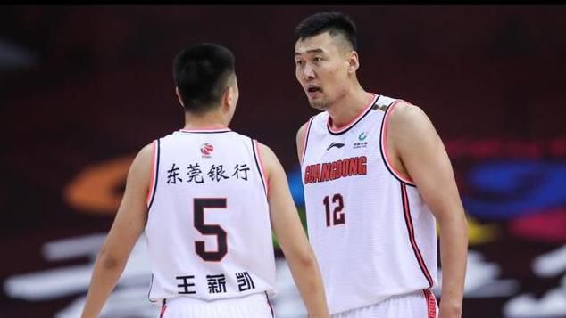 对于故事爱好者，或许还需等待卡梅隆在未来的续集中，为我们带来真正跨越技术与叙事边界的下一次“阿凡达”。