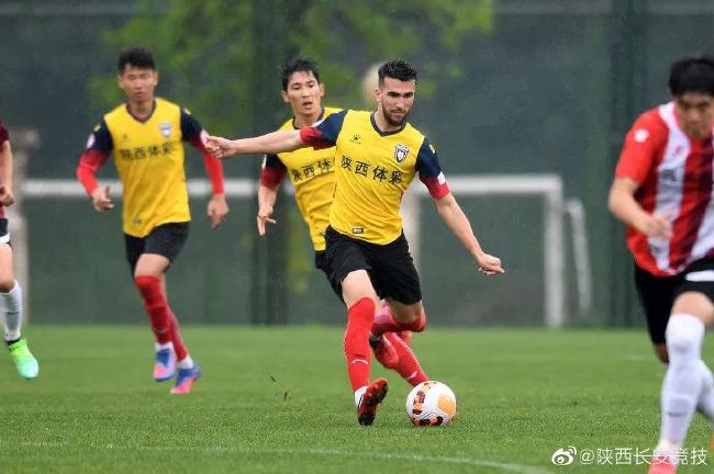 作为“侯孝贤电影家族”的核心成员，她深受侯导信任，两人默契无间。
