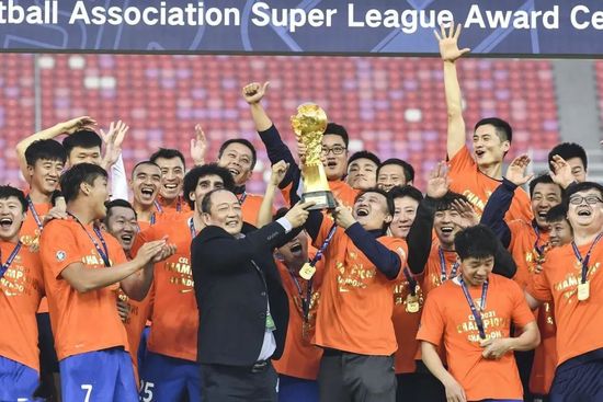 《长津湖》单日票房5739万，截至发稿前累计票房超53亿。