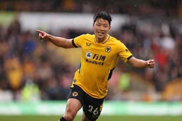 比如《赤狐书生》中的陈立农、《少女佳禾》中的邓恩熙，以及《送你一朵小红花》中的易烊千玺和刘浩存。