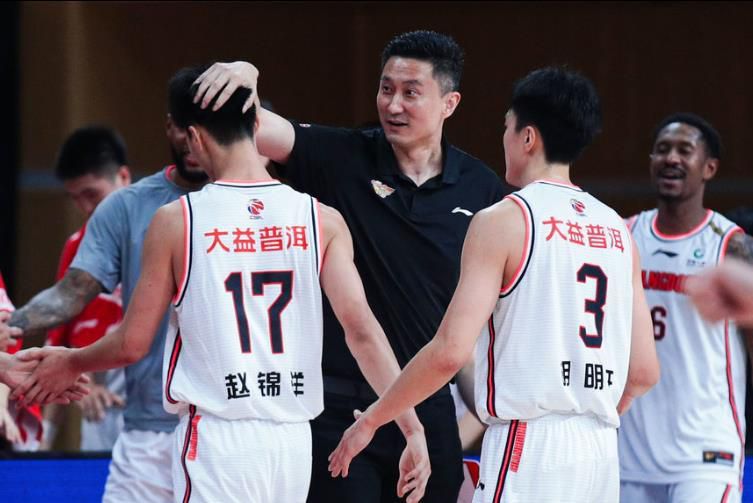 蓝羽：那么聊斋会有几部电影？