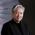 他知道，在环球影业（《奥本海默》）能得到所有这些好处，”查普曼大学道奇电影与媒体艺术学院院长斯蒂芬·加洛韦说。