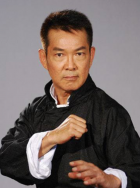 整个片场的色调、汽车上的灰尘、以及人物的着装共同营造出一种末世之感，诺兰、杰西卡·查斯坦等众位 《金刚狼3》有望开拍 理查德·E·格兰特将参演 2016-04-27 理查德·E·格兰特是英国电影界的传奇人物。